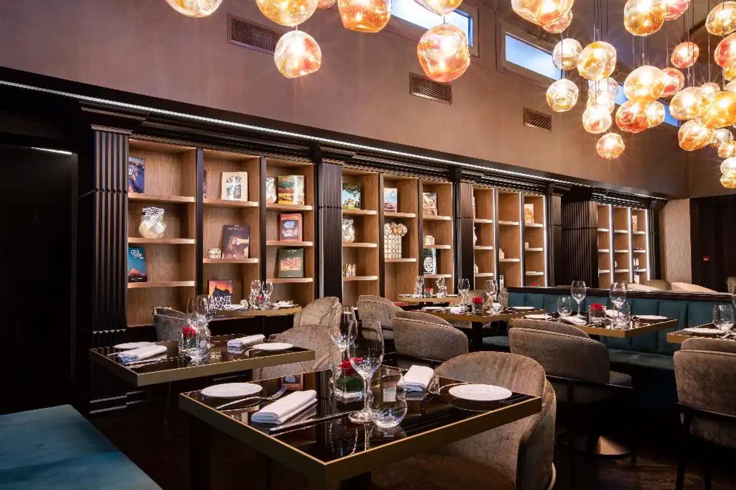 U-Visionary Roma Hotel Restaurant