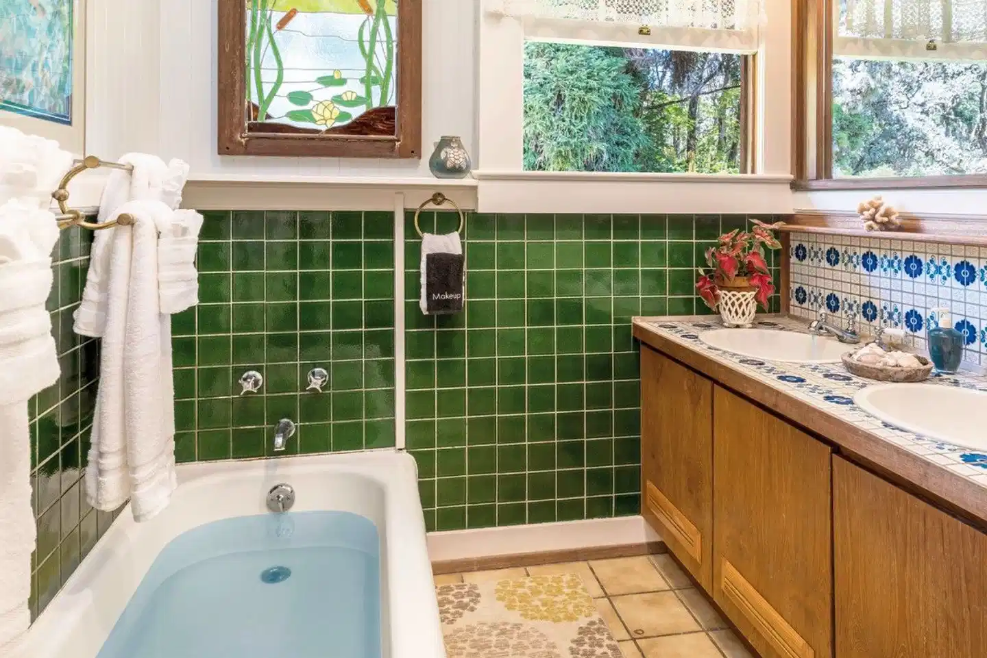 Volcano Village Estates Badezimmer