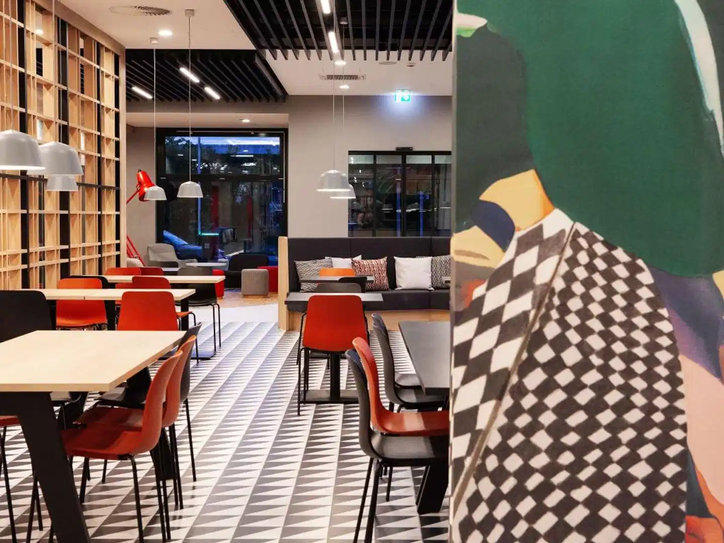 ibis Hotel Berlin Airport Bar