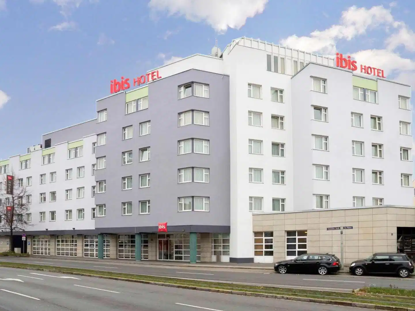 ibis Nuernberg City am Plaerrer Aussenansicht