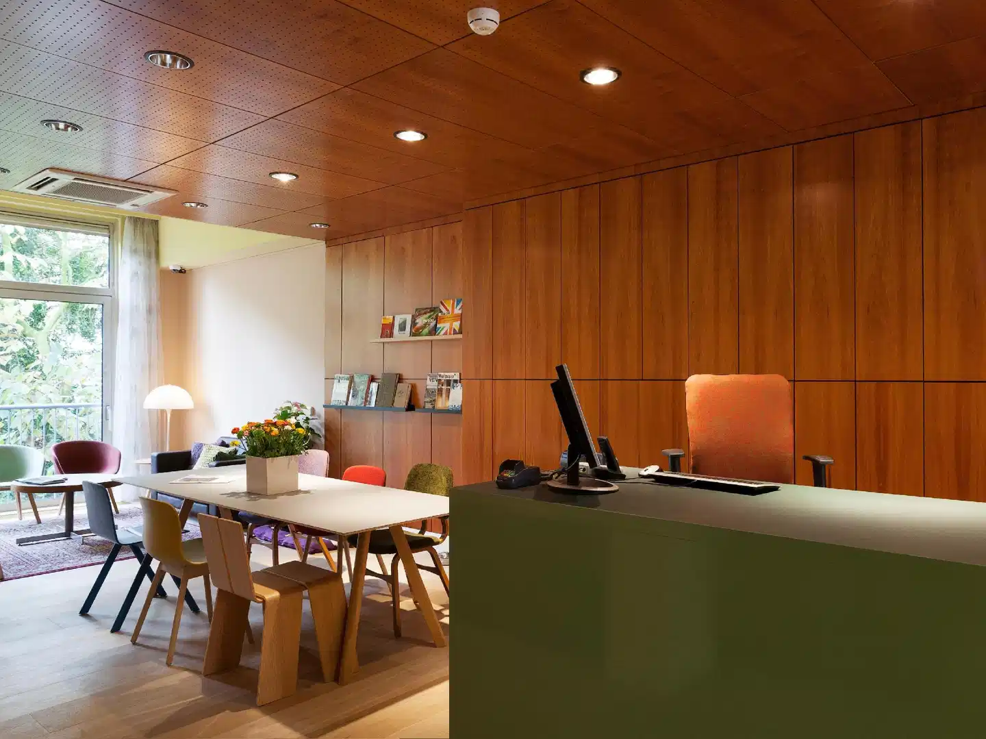 The Neighbours Magnolia Bar