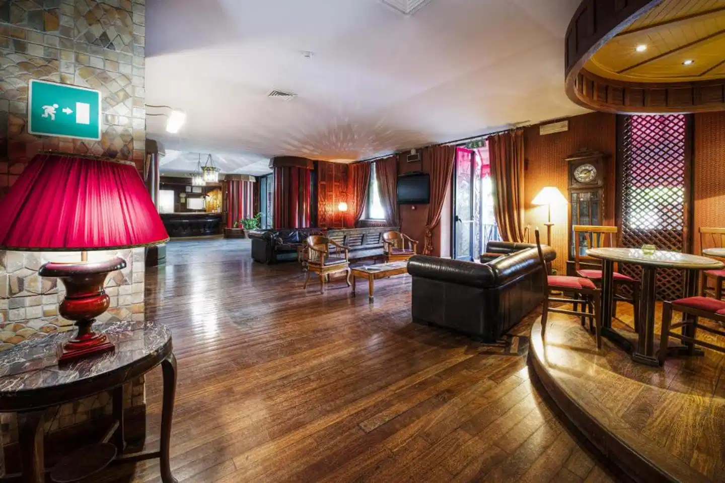 Grand Hotel Colony Lobby