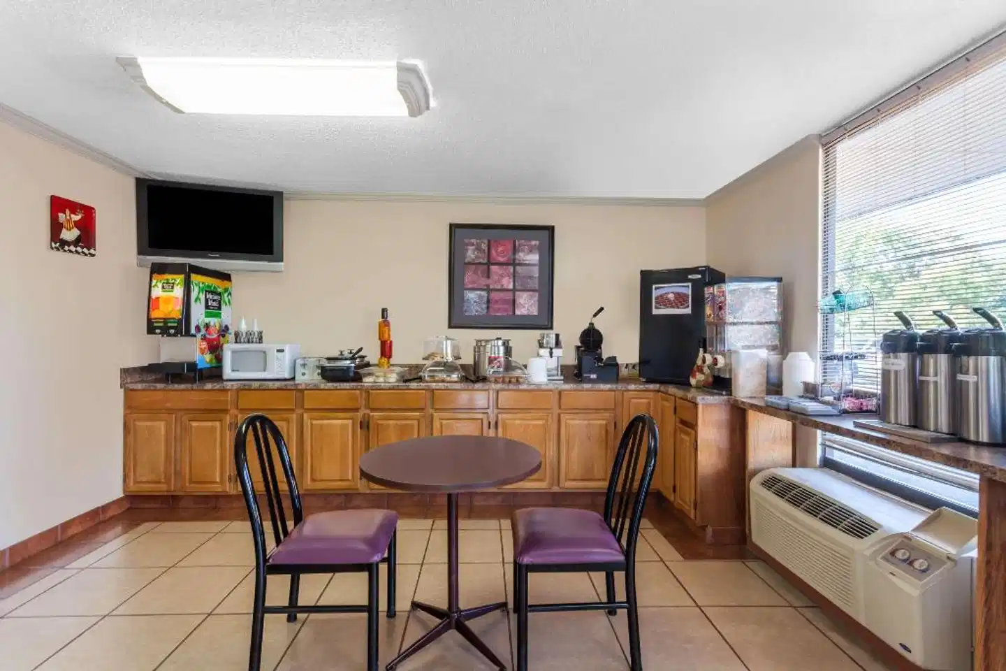 Days Inn by Wyndham Martin Bar