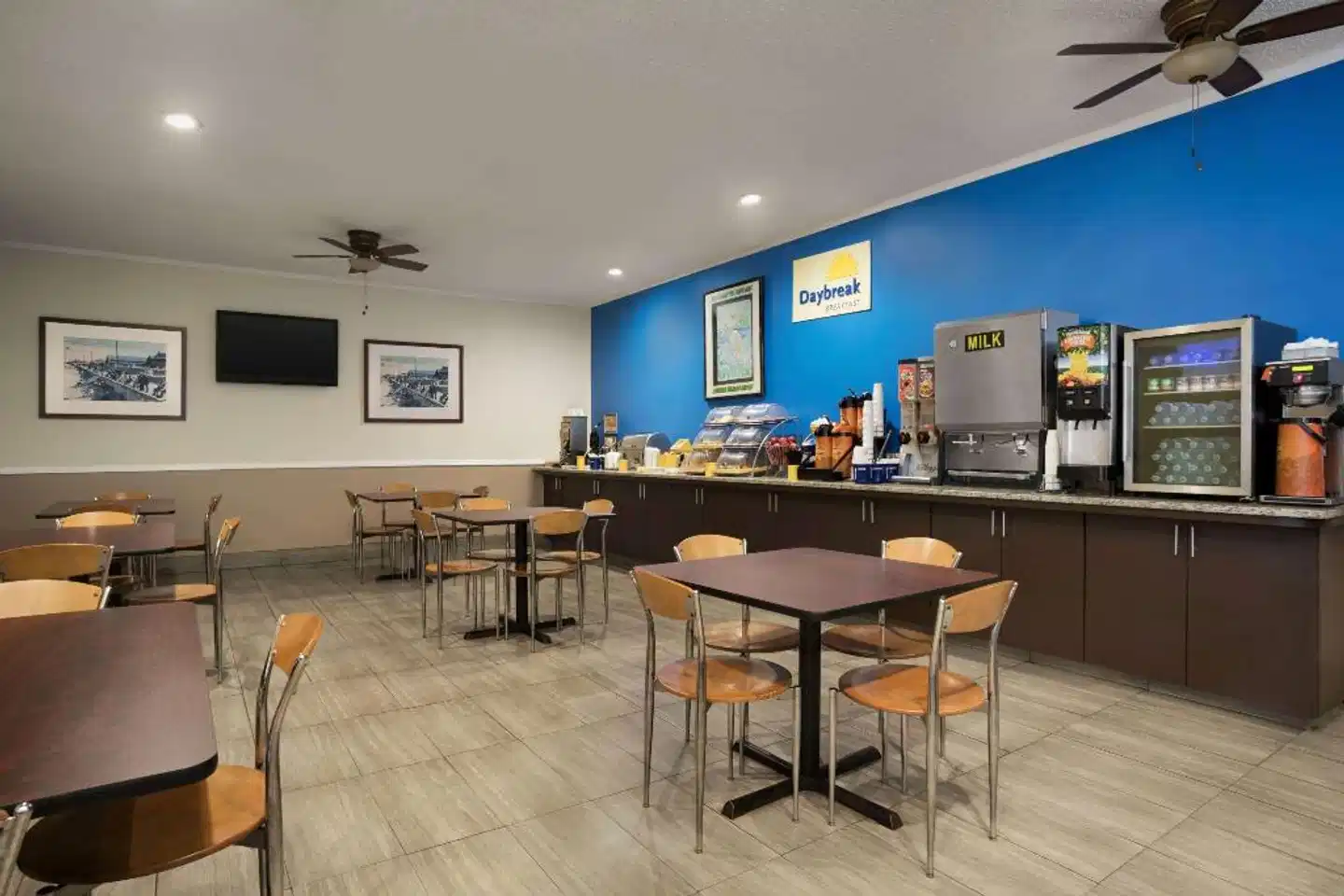 Days Inn by Wyndham Hardeeville/ I-95 State Line Bar