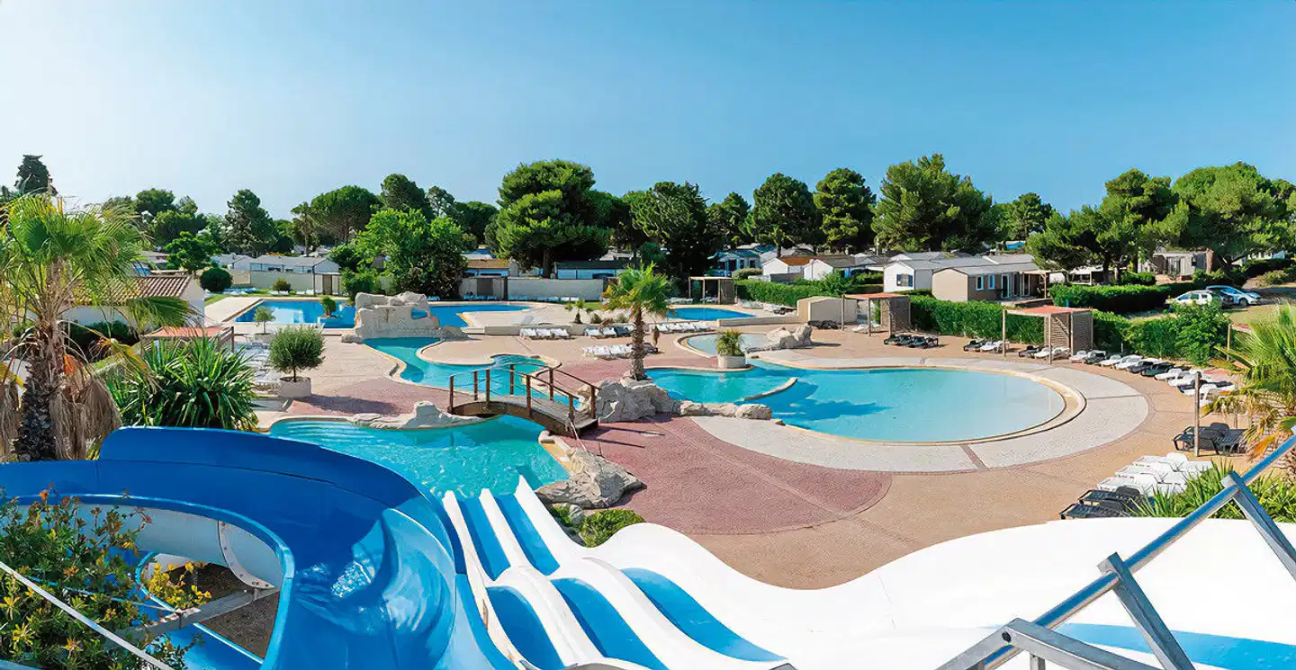 Domaine Les Mûriers Pool