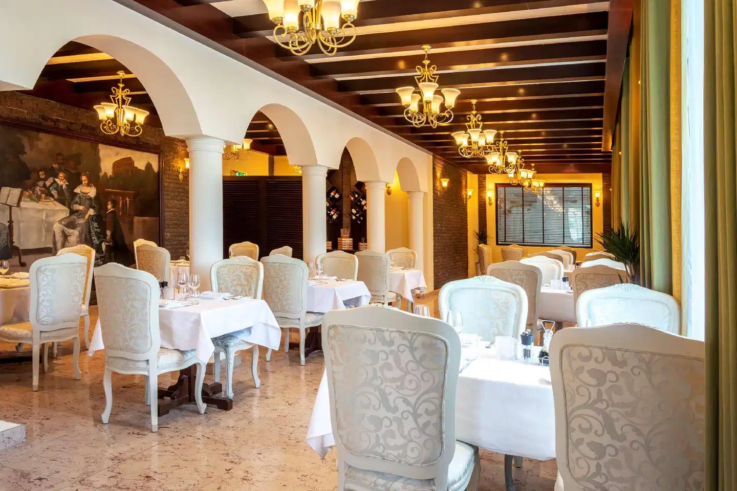 Radisson Blu Hotel, Muscat Restaurant