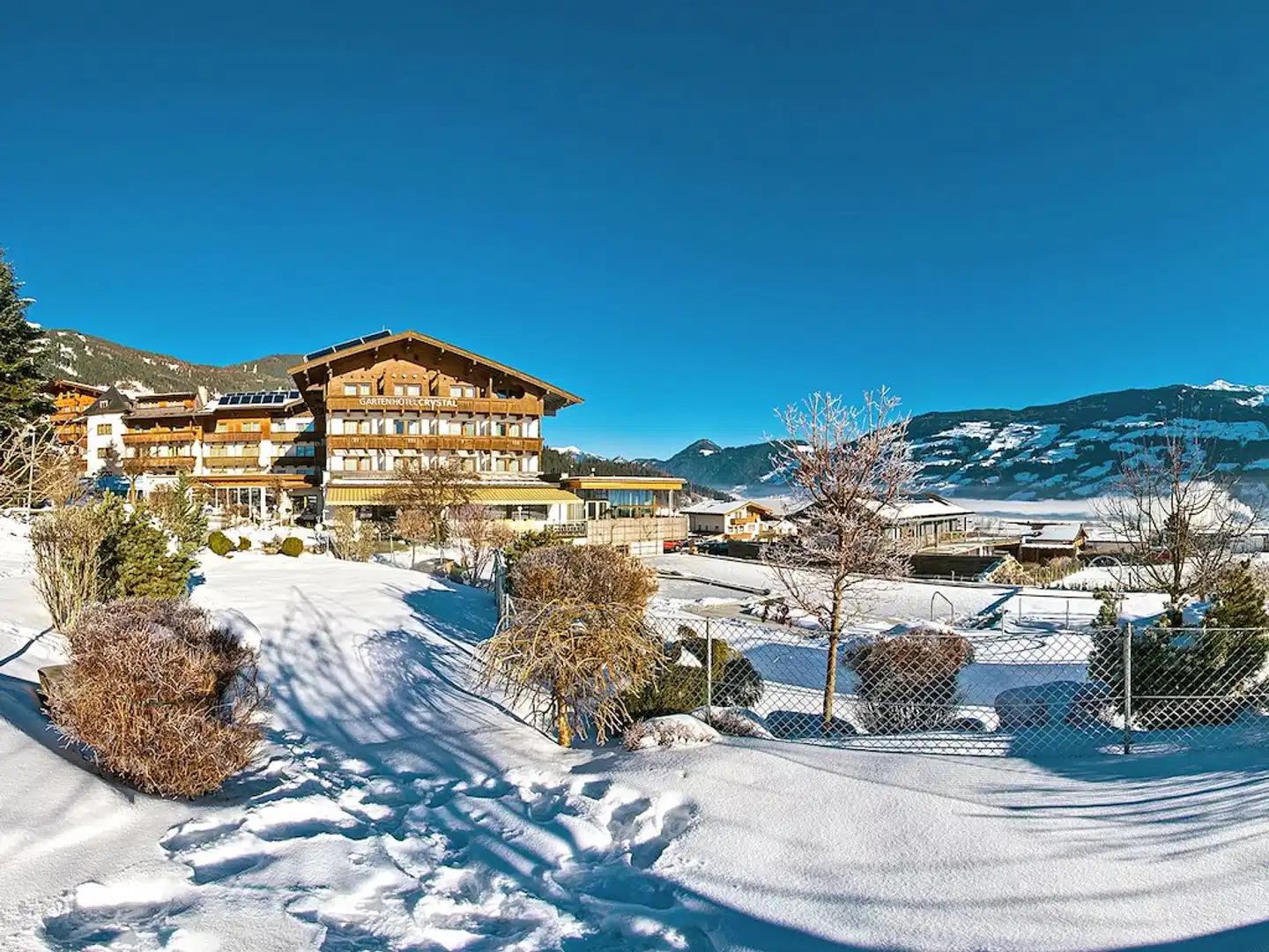 Gartenhotel CRYSTAL Pool