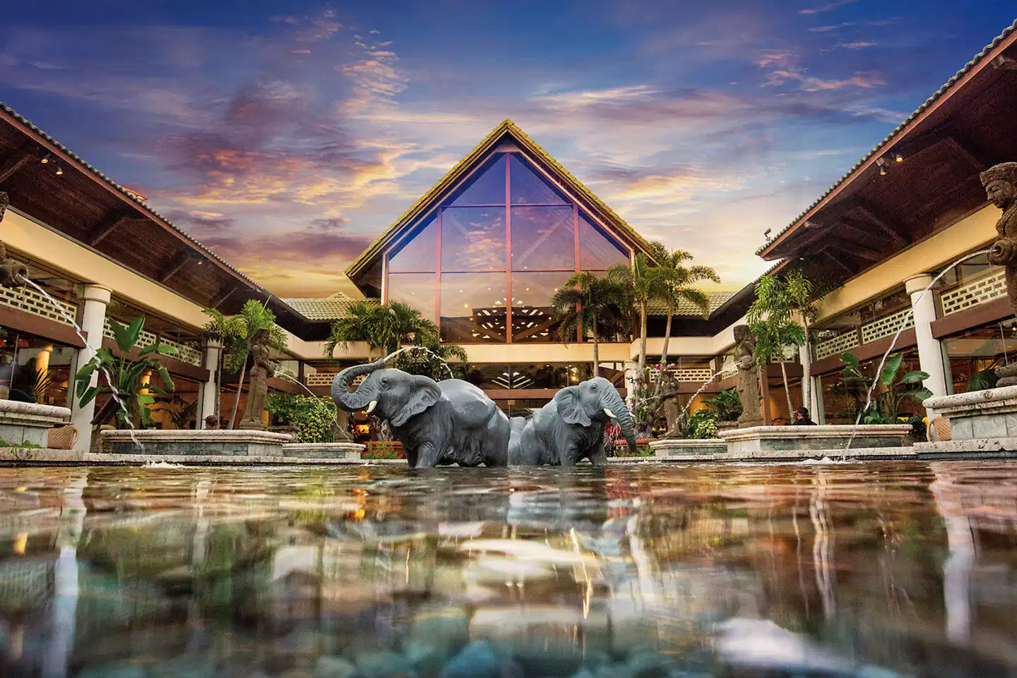 Loews Royal Pacific Resort at Universal Orlando Pool