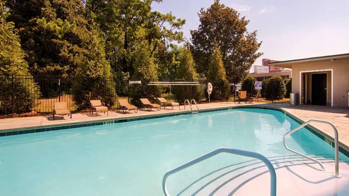 Best Western Plus Atlanta Airport East Pool