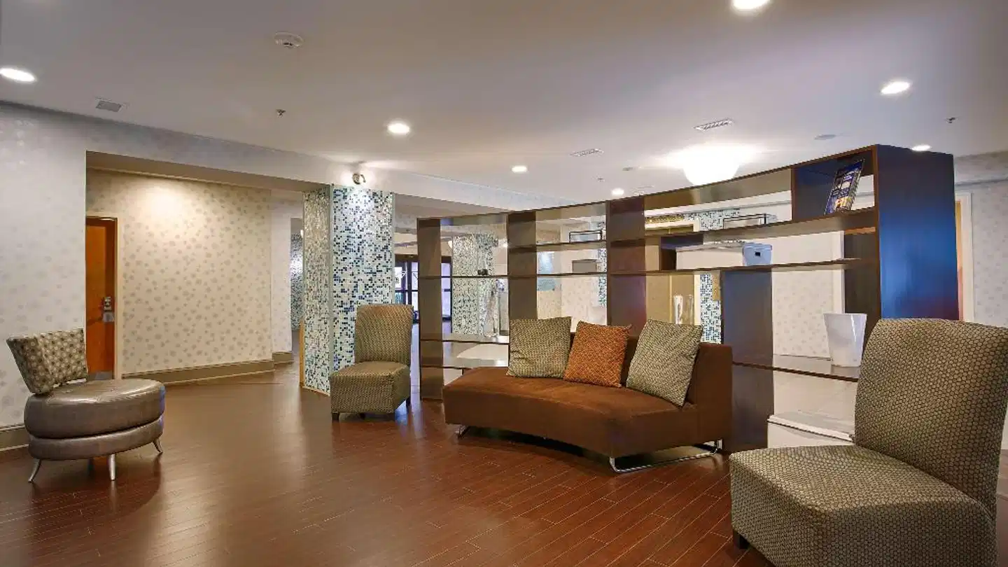 Best Western Plus Atlanta Airport East Lobby