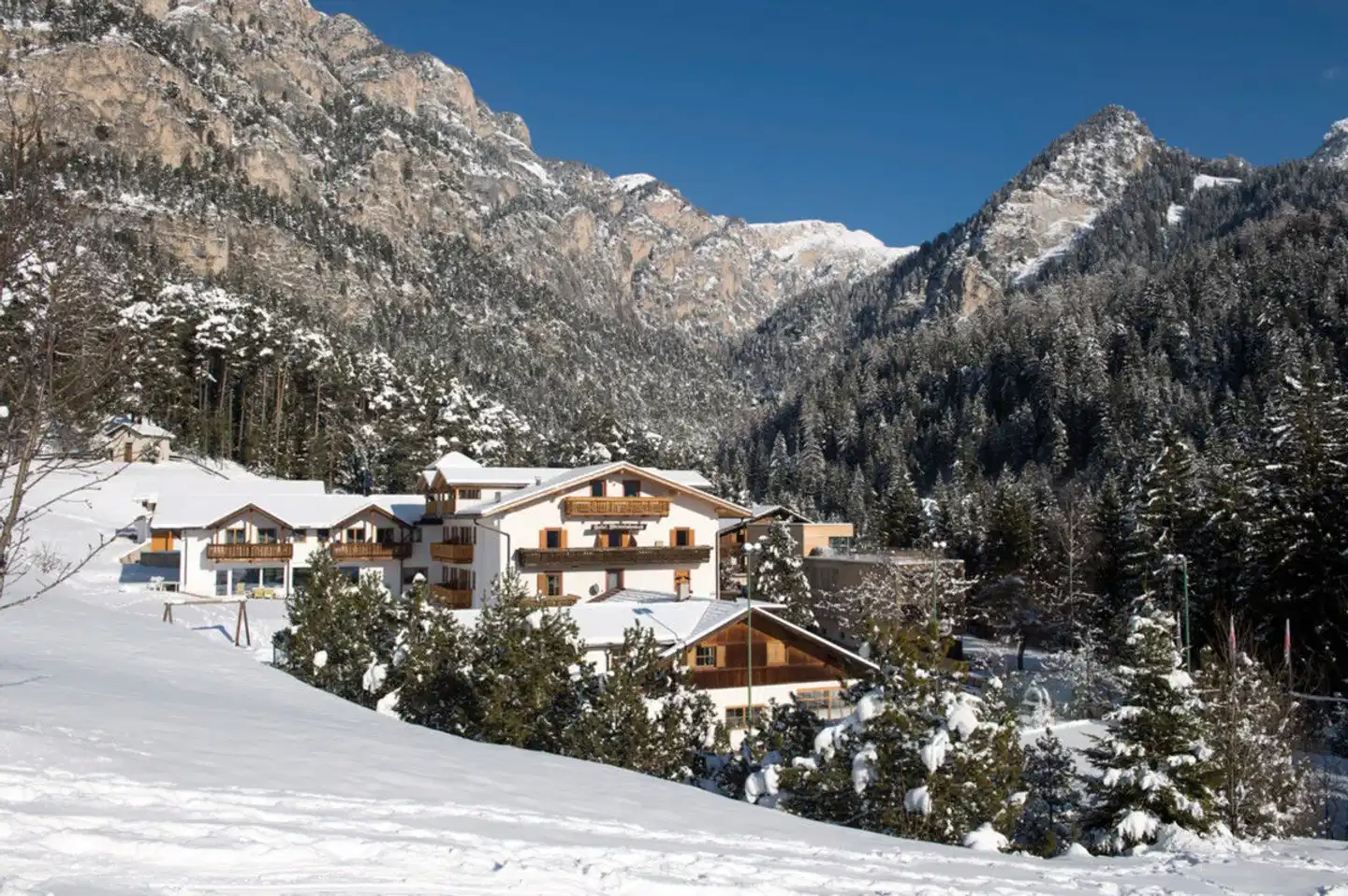 Dolomitenhotel Weisslahnbad Aussenansicht