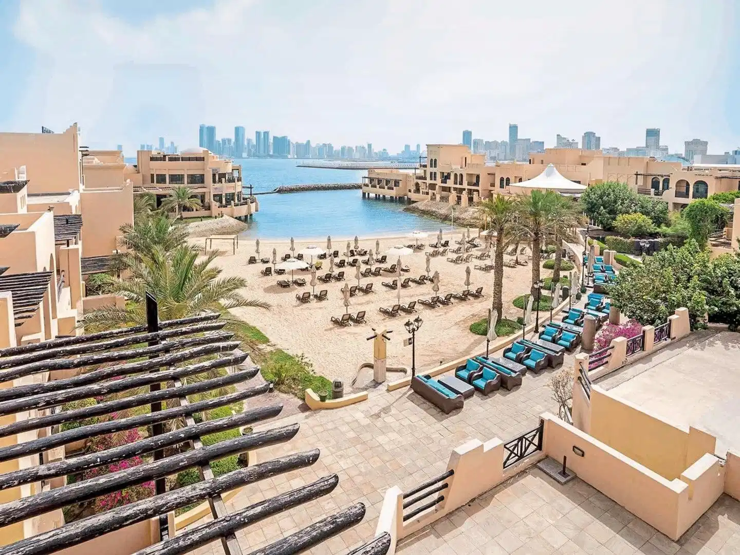 Novotel Bahrain Al Dana Resort Strand