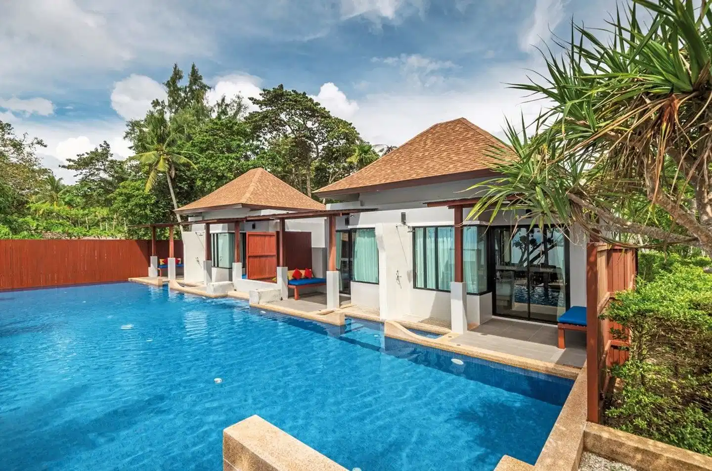 Lanta Sand Resort & Spa Pool