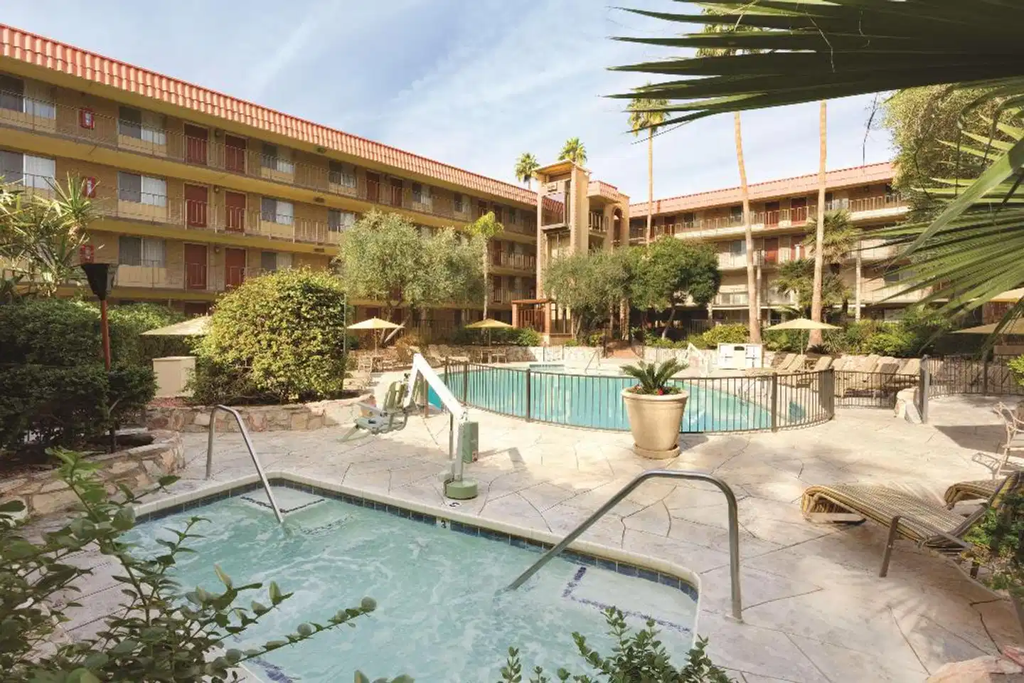 Embassy Suites by Hilton Phoenix Airport at 24th Street Pool