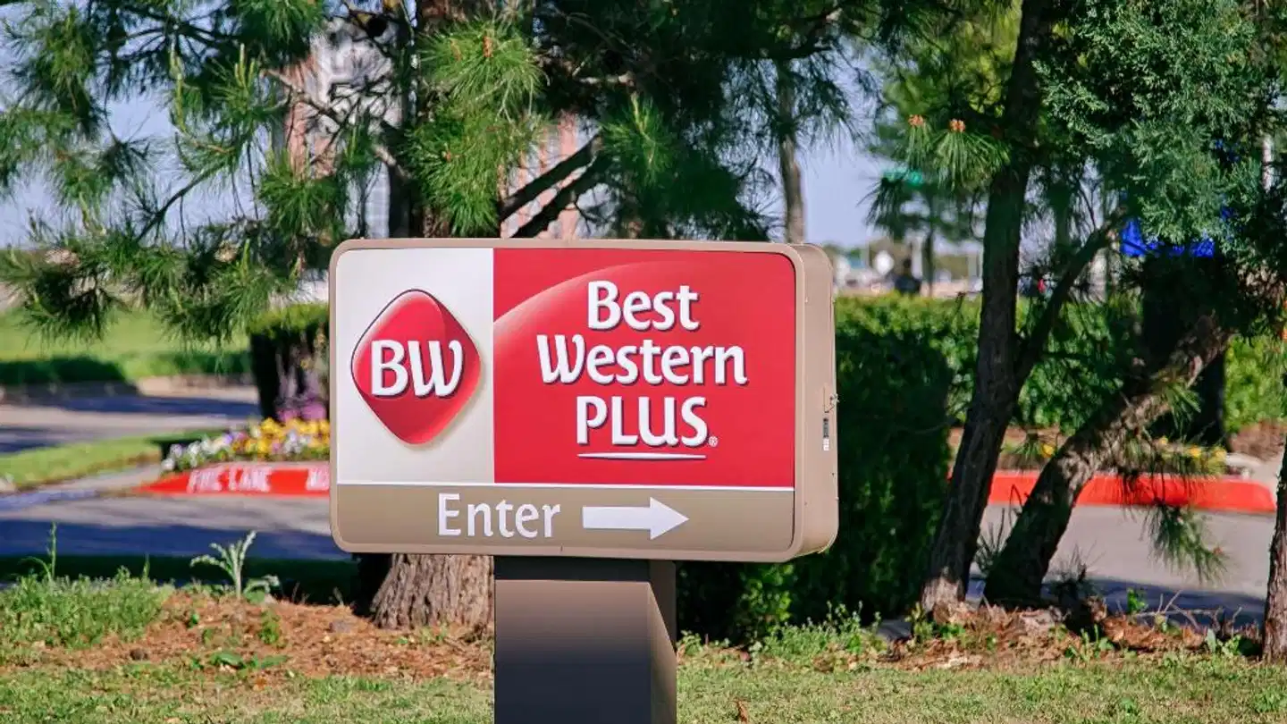 Best Western Plus DFW Airport Suites Aussenansicht