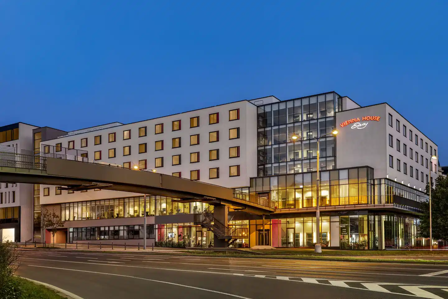 Vienna House Easy Pilsen Aussenansicht