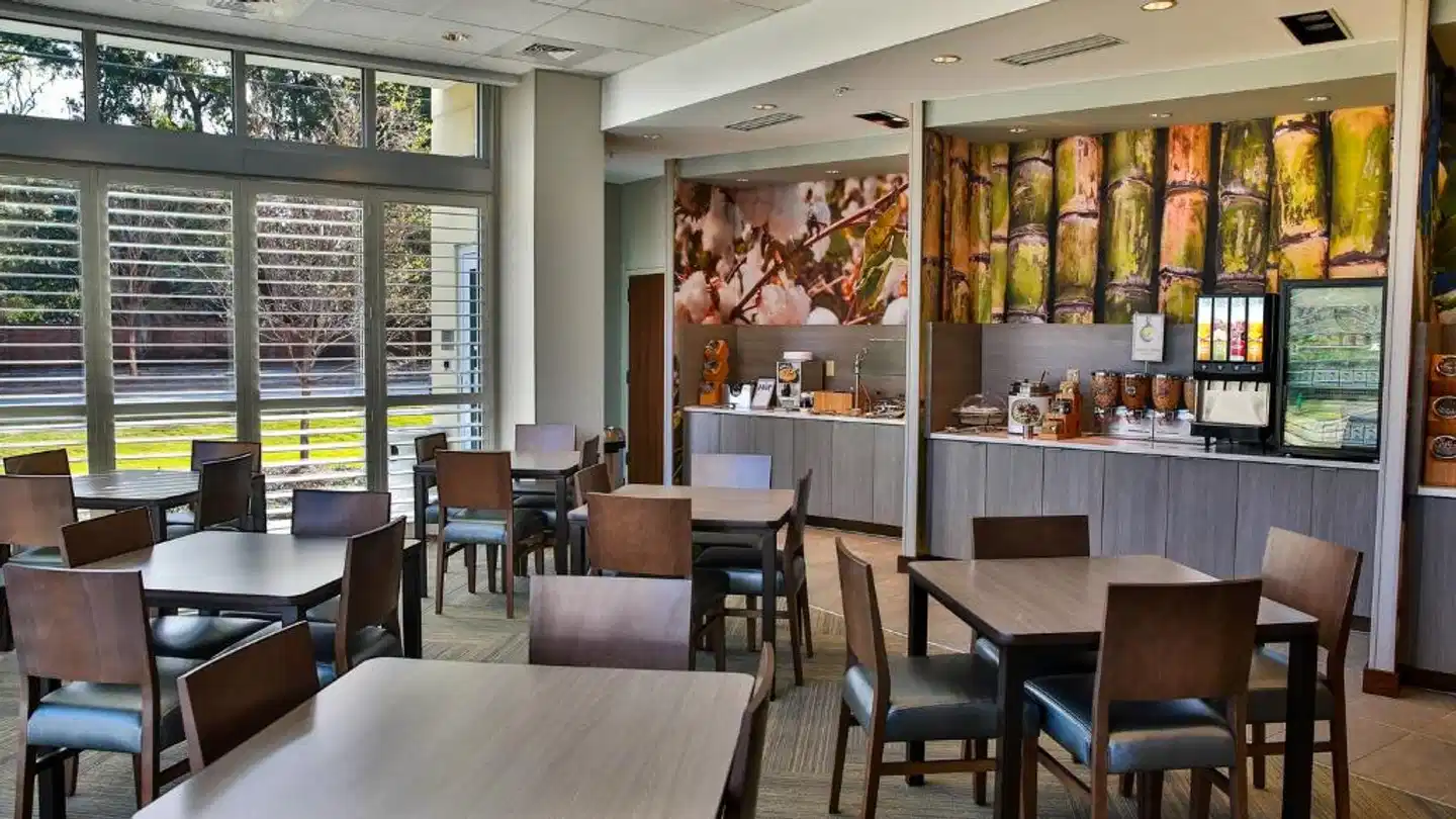 Fairfield Inn & Suites by Marriott Savannah Midtown Restaurant