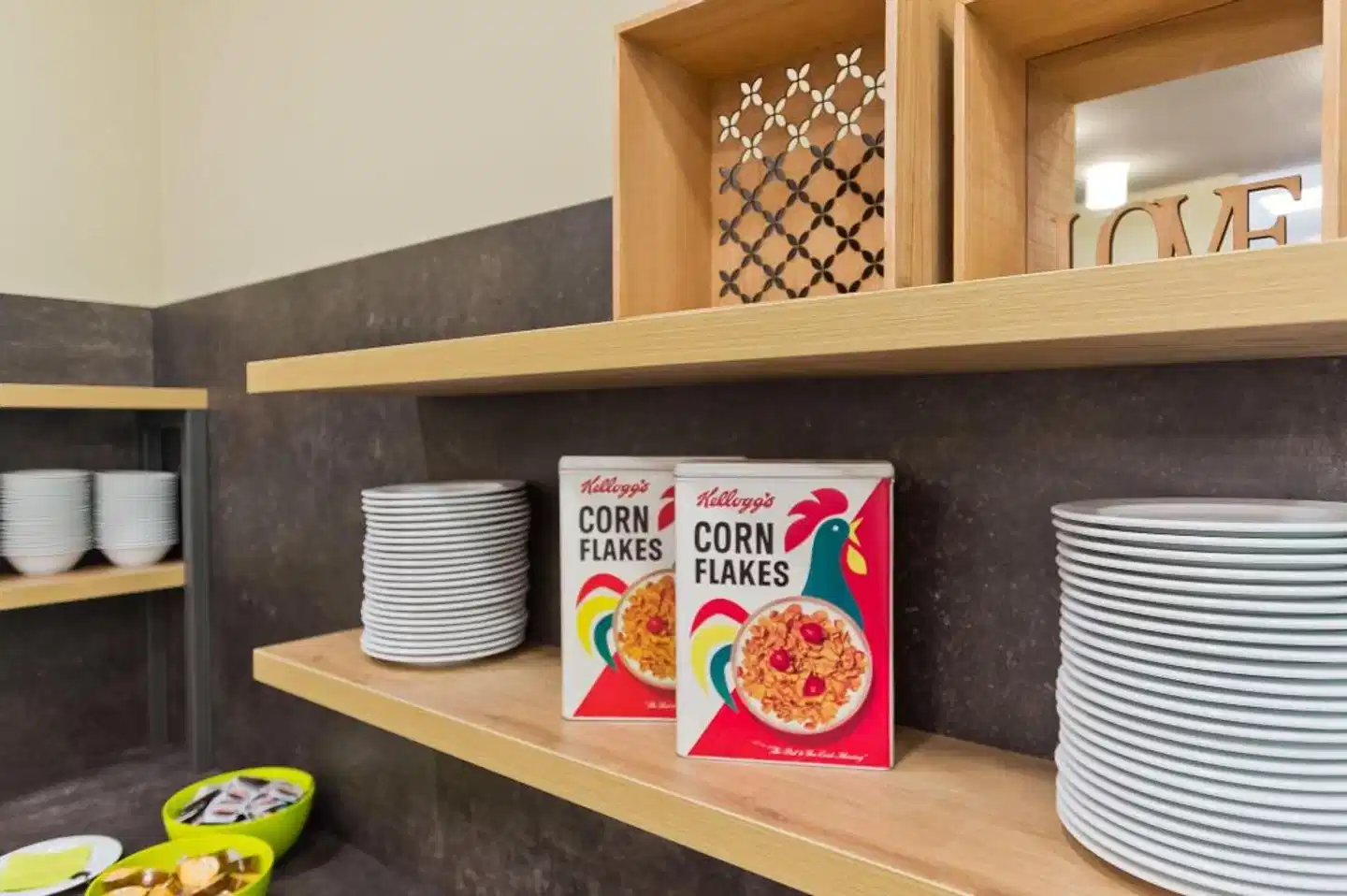 Super 8 by Wyndham Freiburg Lobby