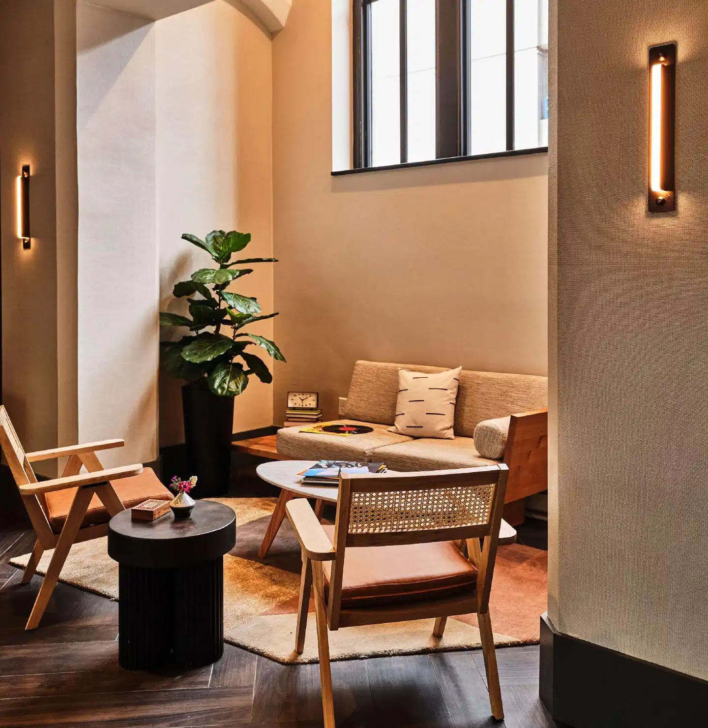 Joinery Hotel Pittsburgh, Curio Collection by Hilton Lobby