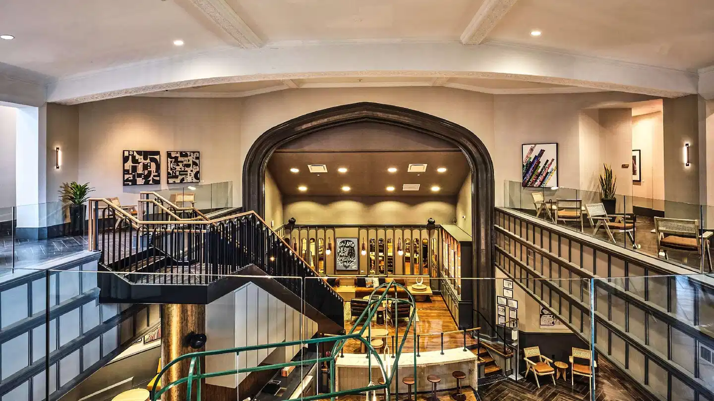 Joinery Hotel Pittsburgh, Curio Collection by Hilton Bar