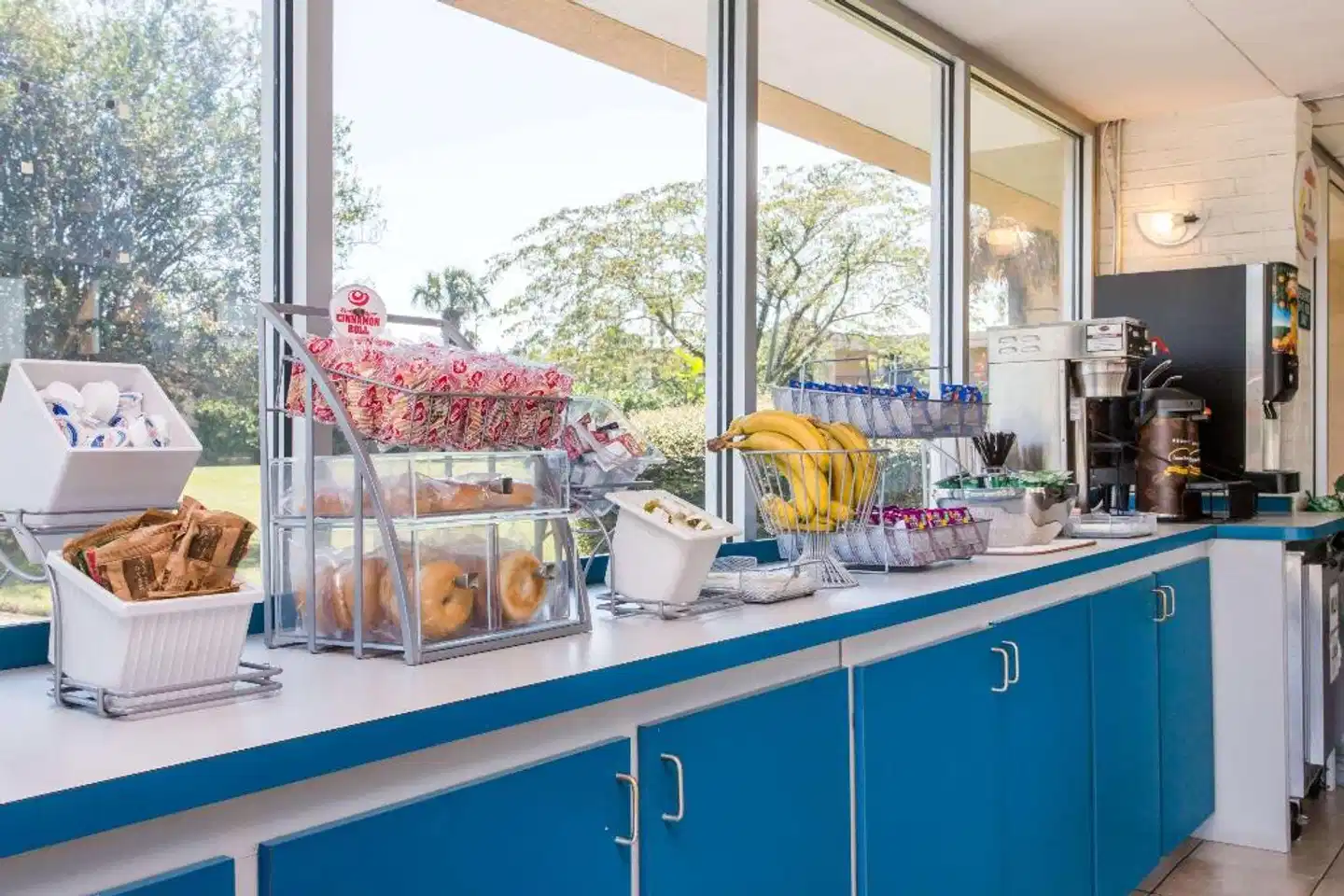 Super 8 by Wyndham Ocala I-75 Bar