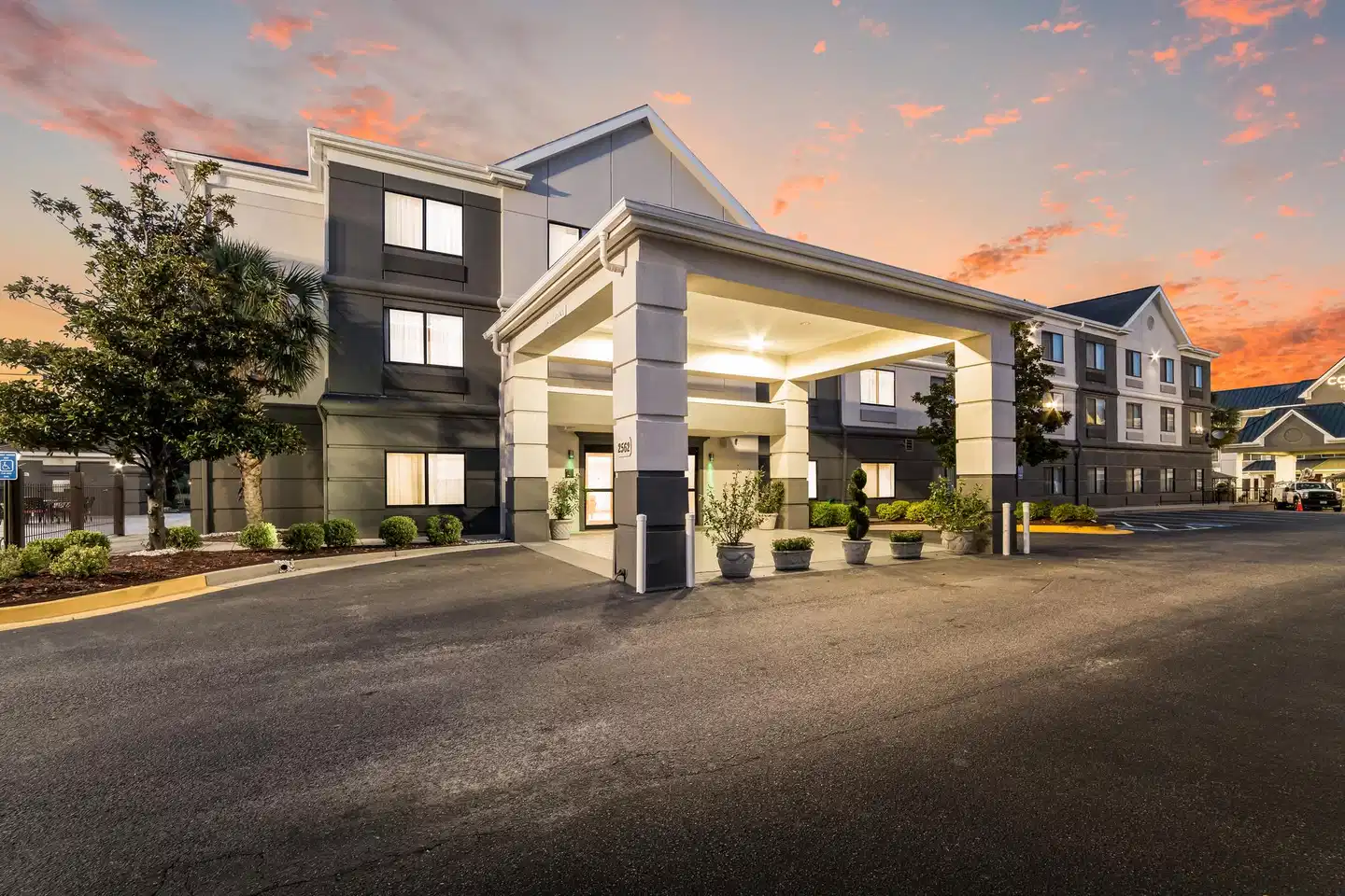 Quality Inn & Suites Augusta I-20 Aussenansicht