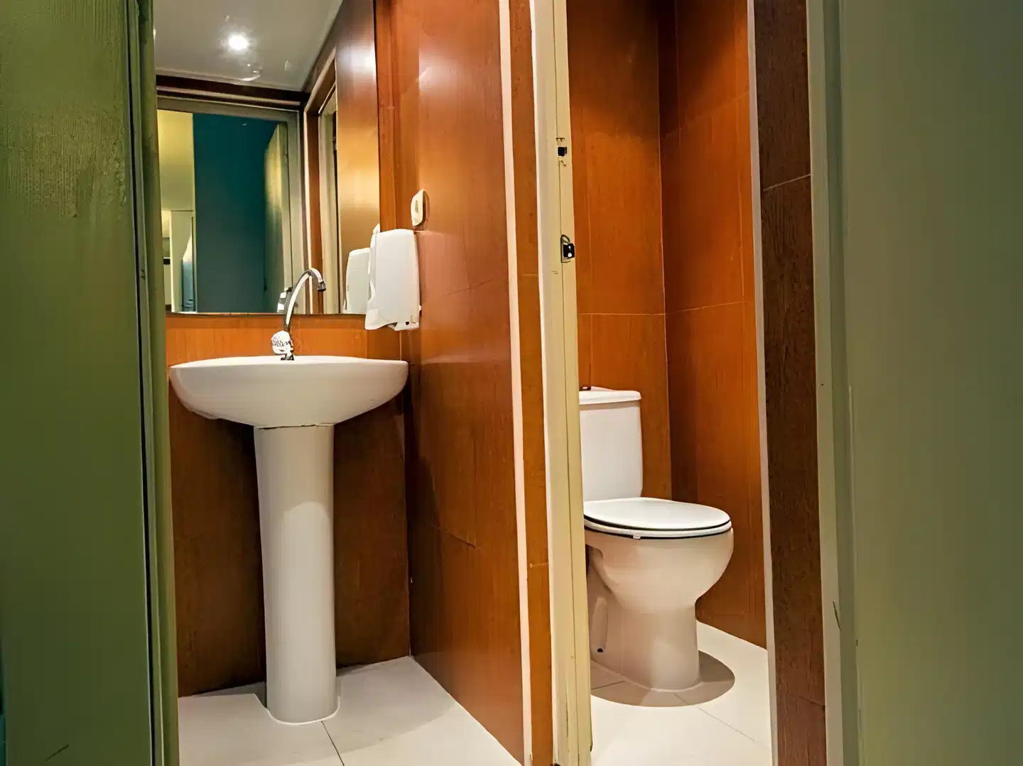 Sea Hostel Barcelona Badezimmer