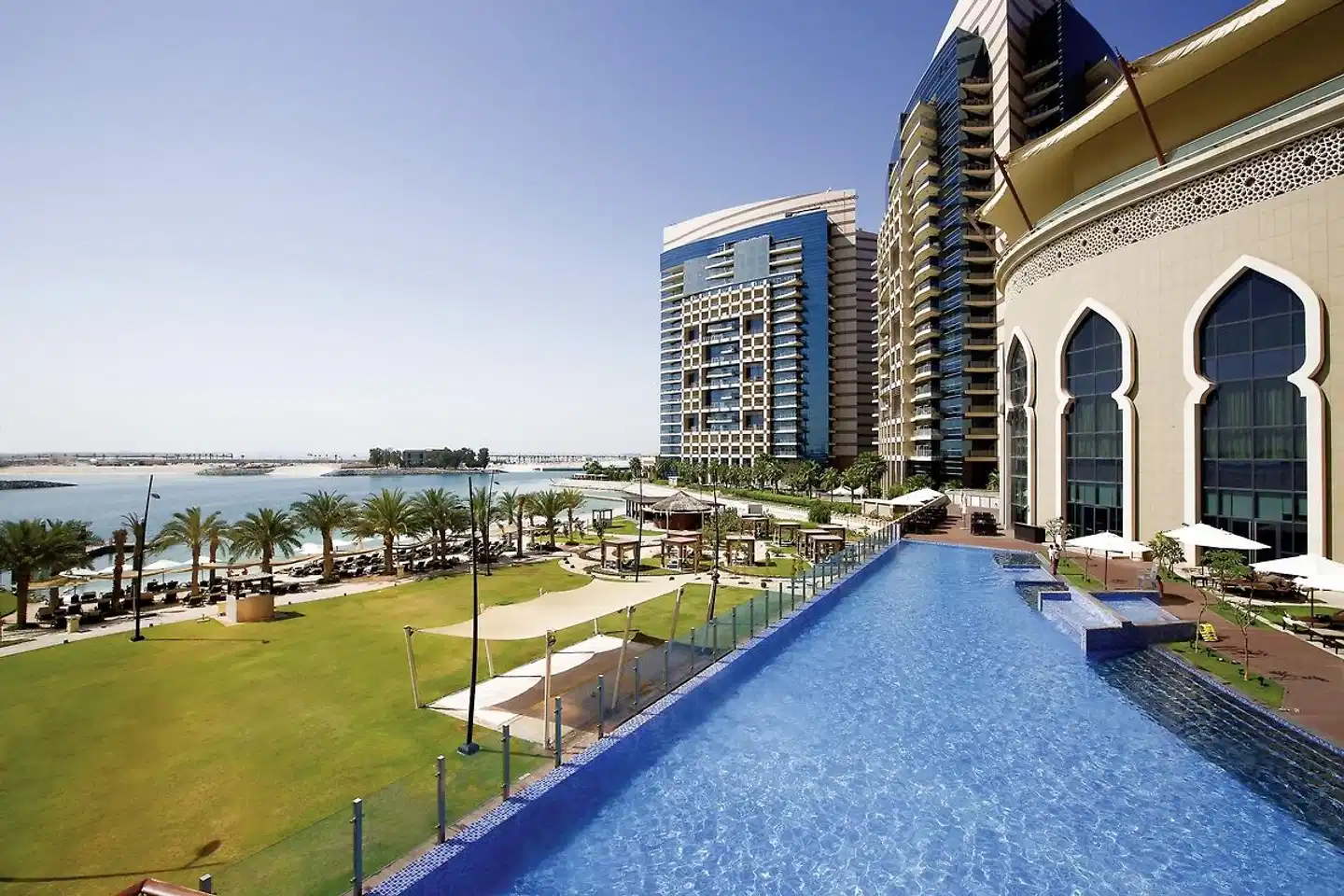 Bab Al Qasr, a Beach Resort & Spa by Millennium Pool