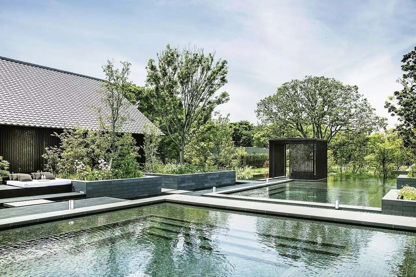 Amanemu Pool