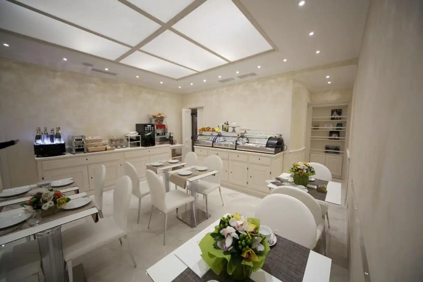 Maison Tritone Restaurant