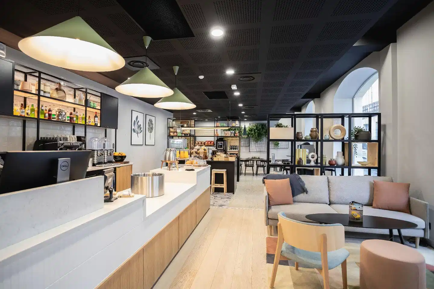 Staycity Aparthotels Paris La Defense Bar