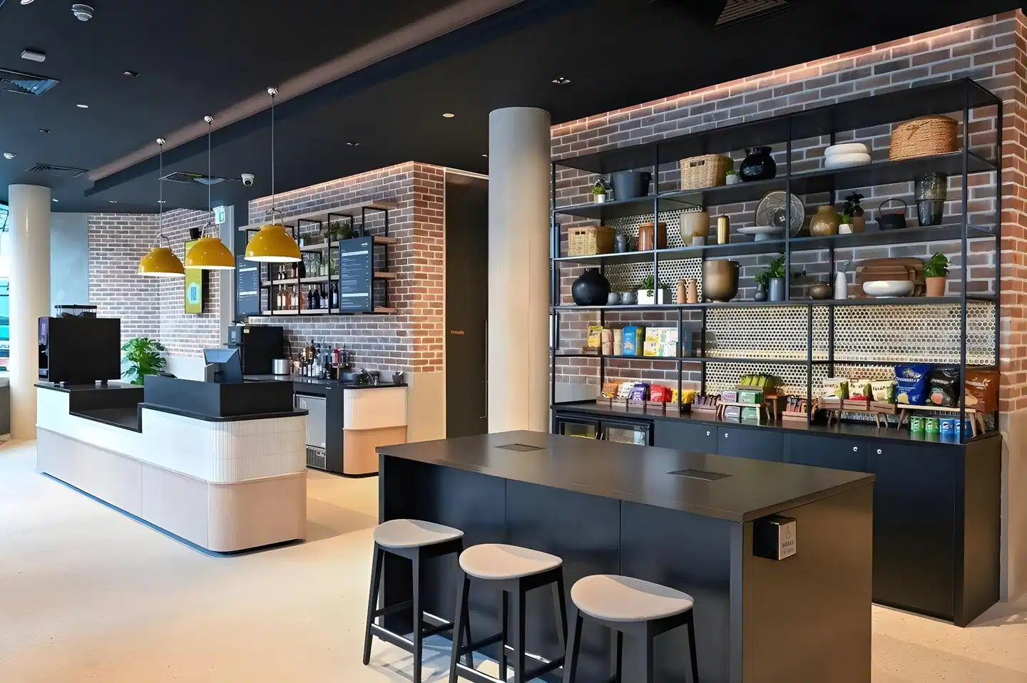 Staycity Aparthotels Paris La Defense Bar