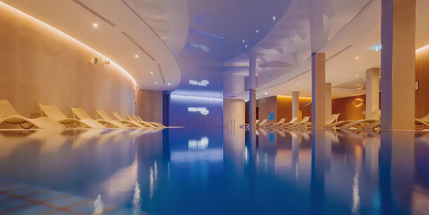 Linea Mare Hallenbad