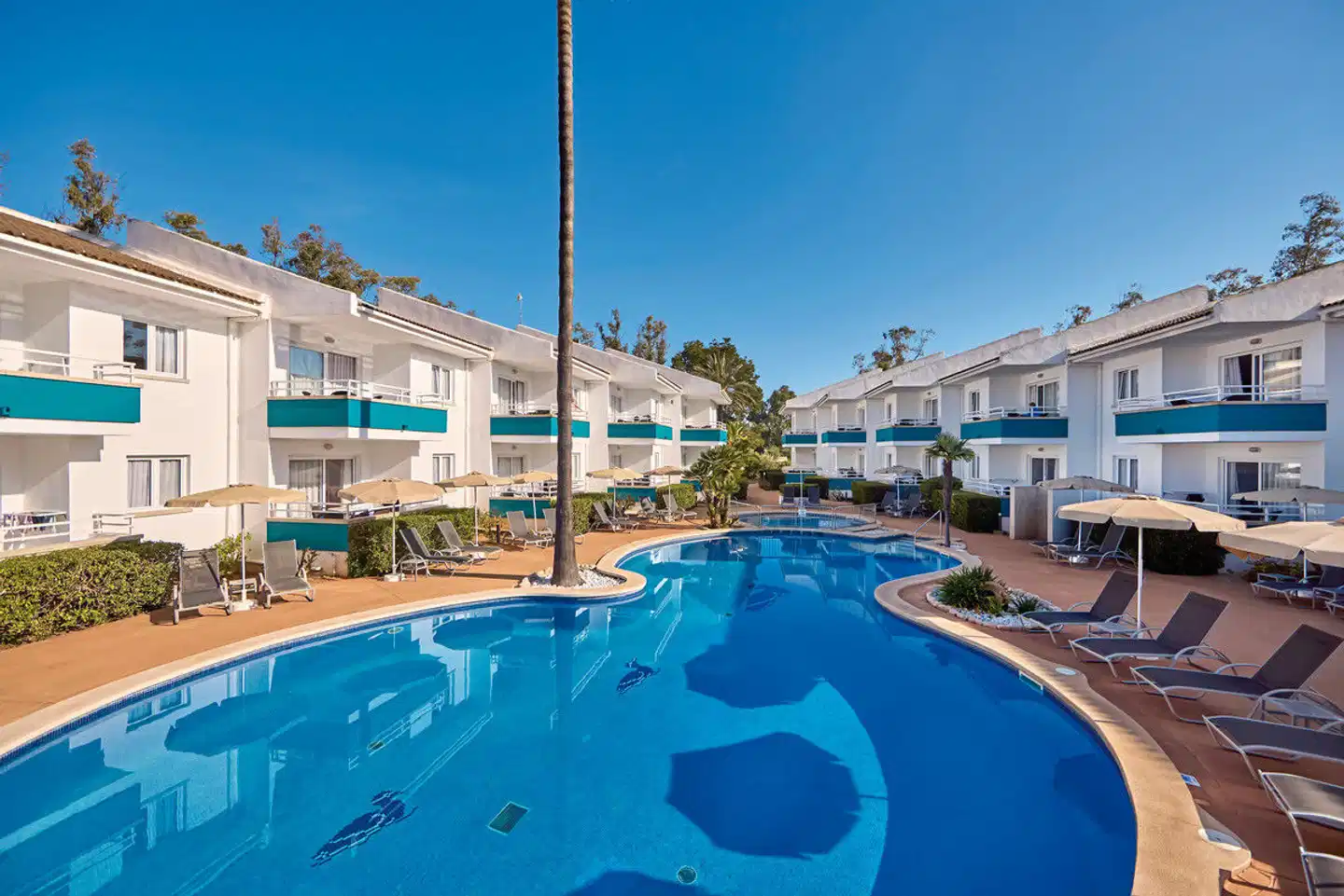 Universal Aparthotel Elisa Pool