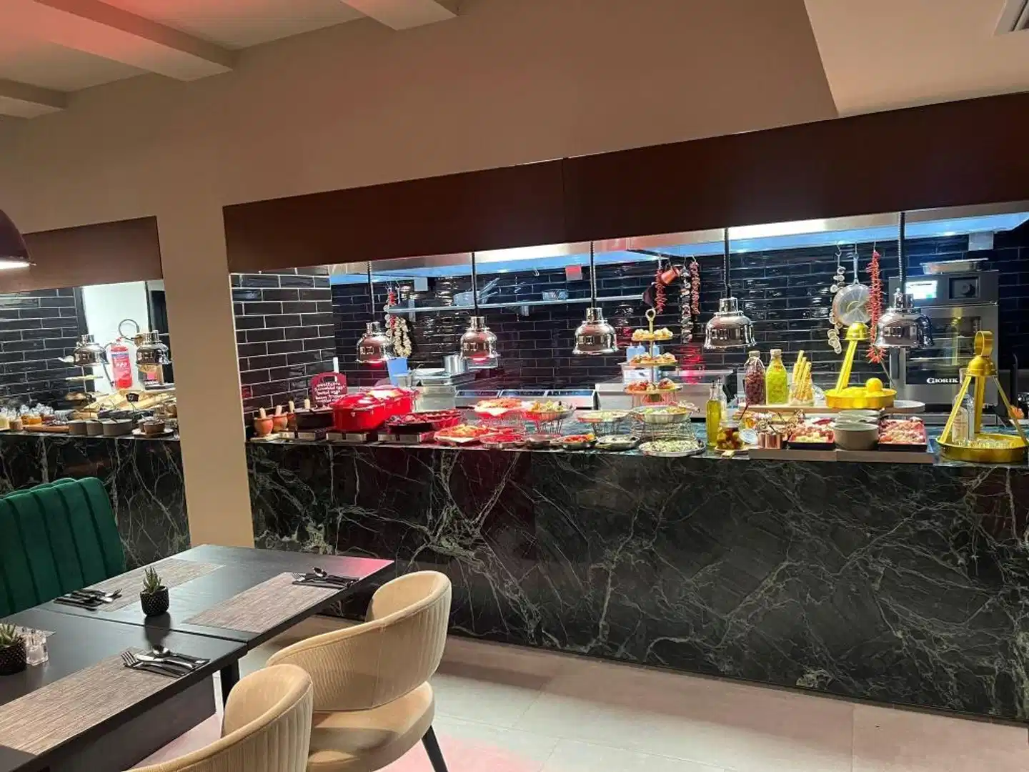 Anise Aluma Athens, Tapestry Collection by Hilton Bar