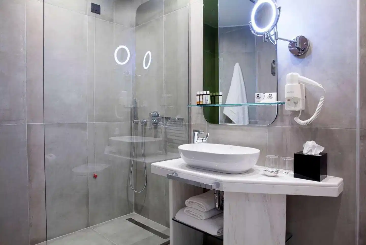 Wyndham Athens Residence Badezimmer