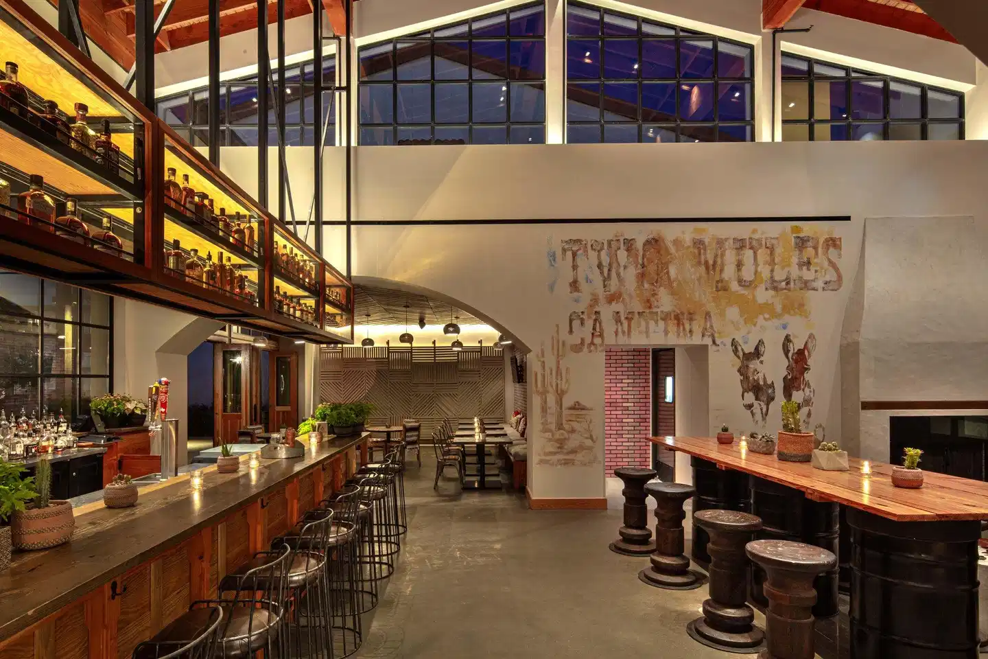 Texican Court, by Valencia Hotel Group Bar