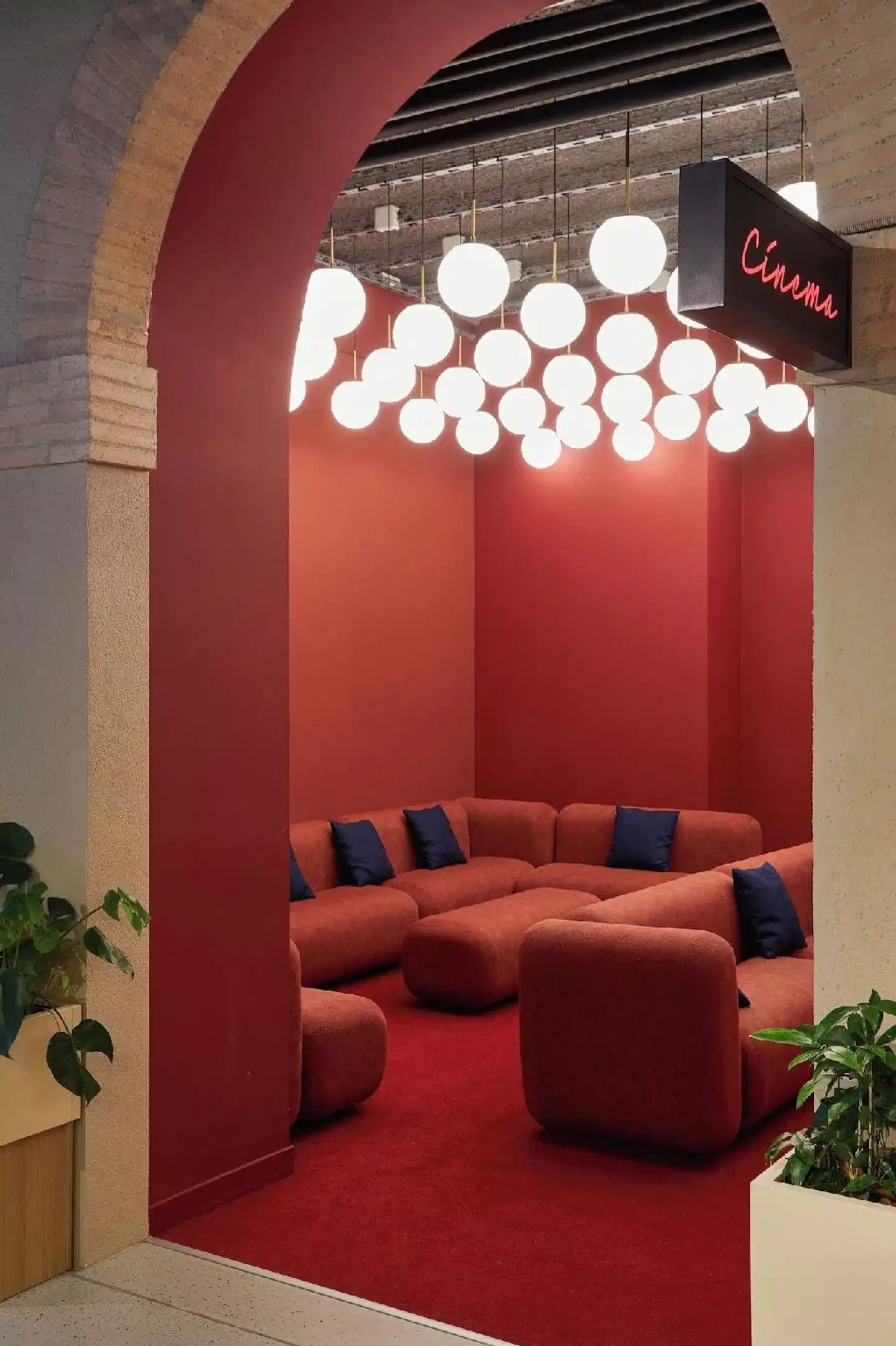 The Social Hub Toulouse Lobby