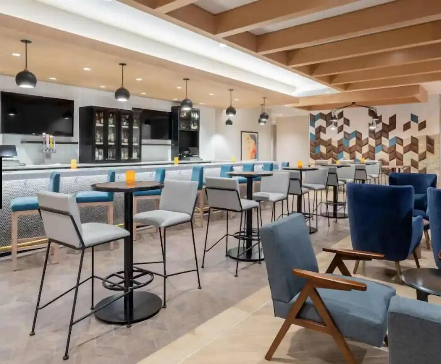 Hyatt House Sacramento Airport / Natomas Bar