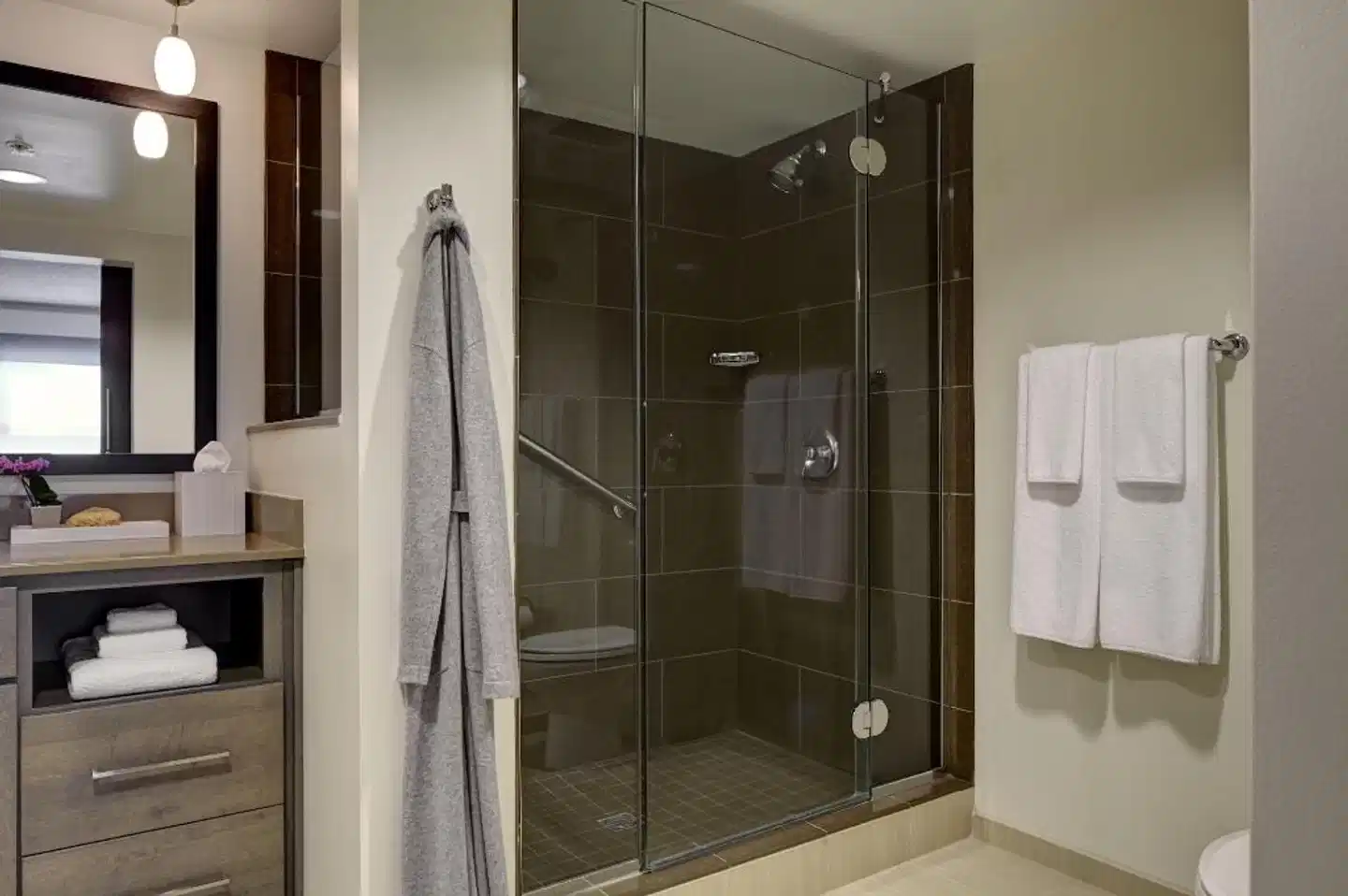 Hyatt House Sacramento Airport / Natomas Badezimmer