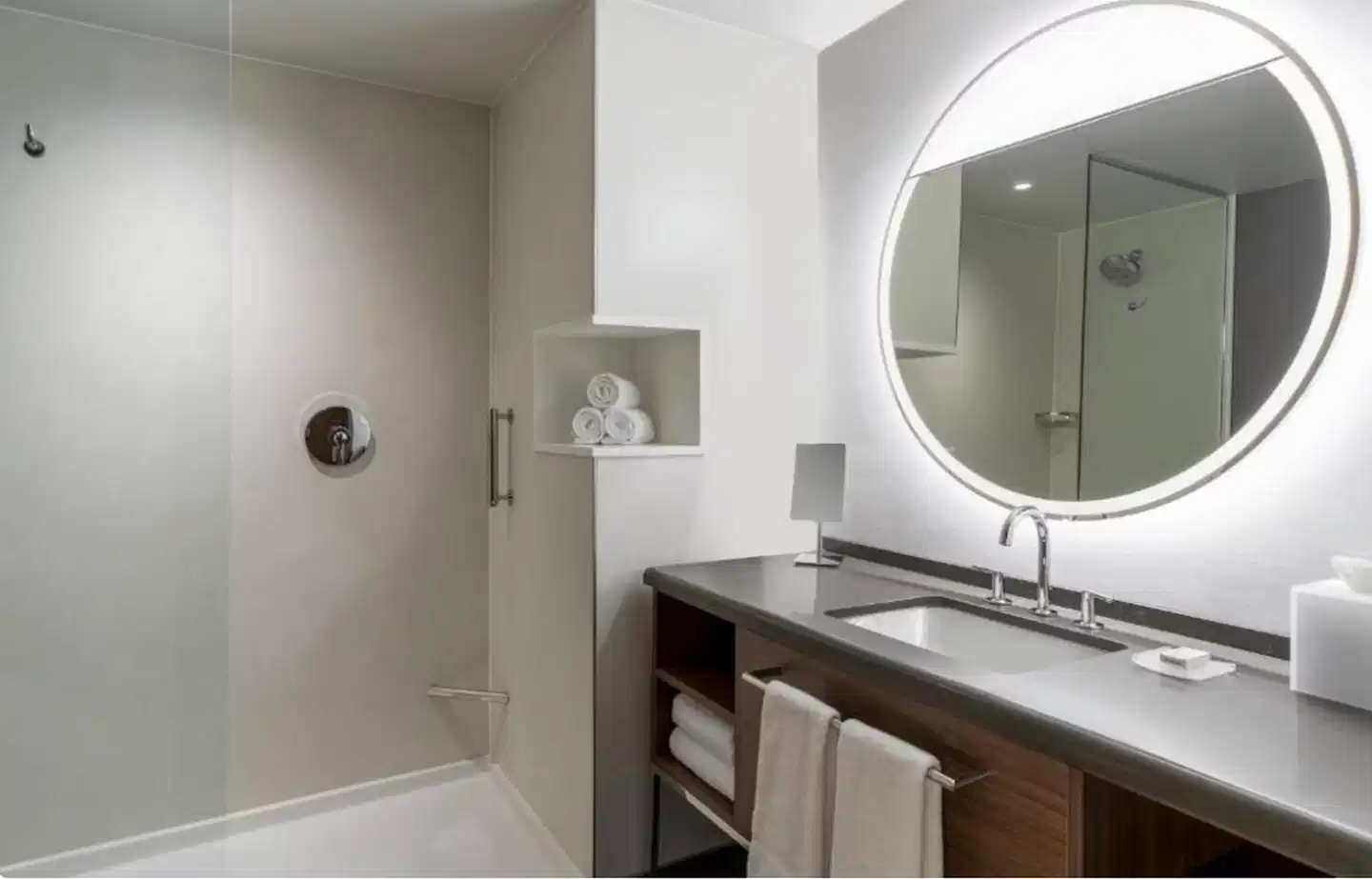 Courtyard by Marriott Antioch Pittsburg Badezimmer