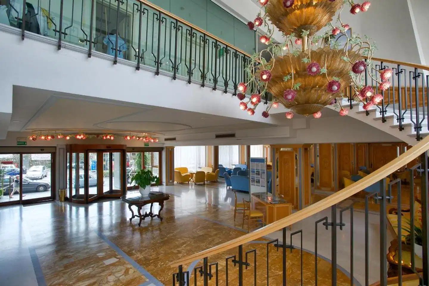 Grand Hotel Flora Hallenbad