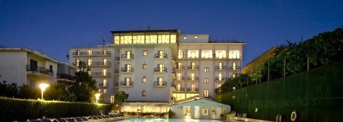 Grand Hotel Flora Aussenansicht