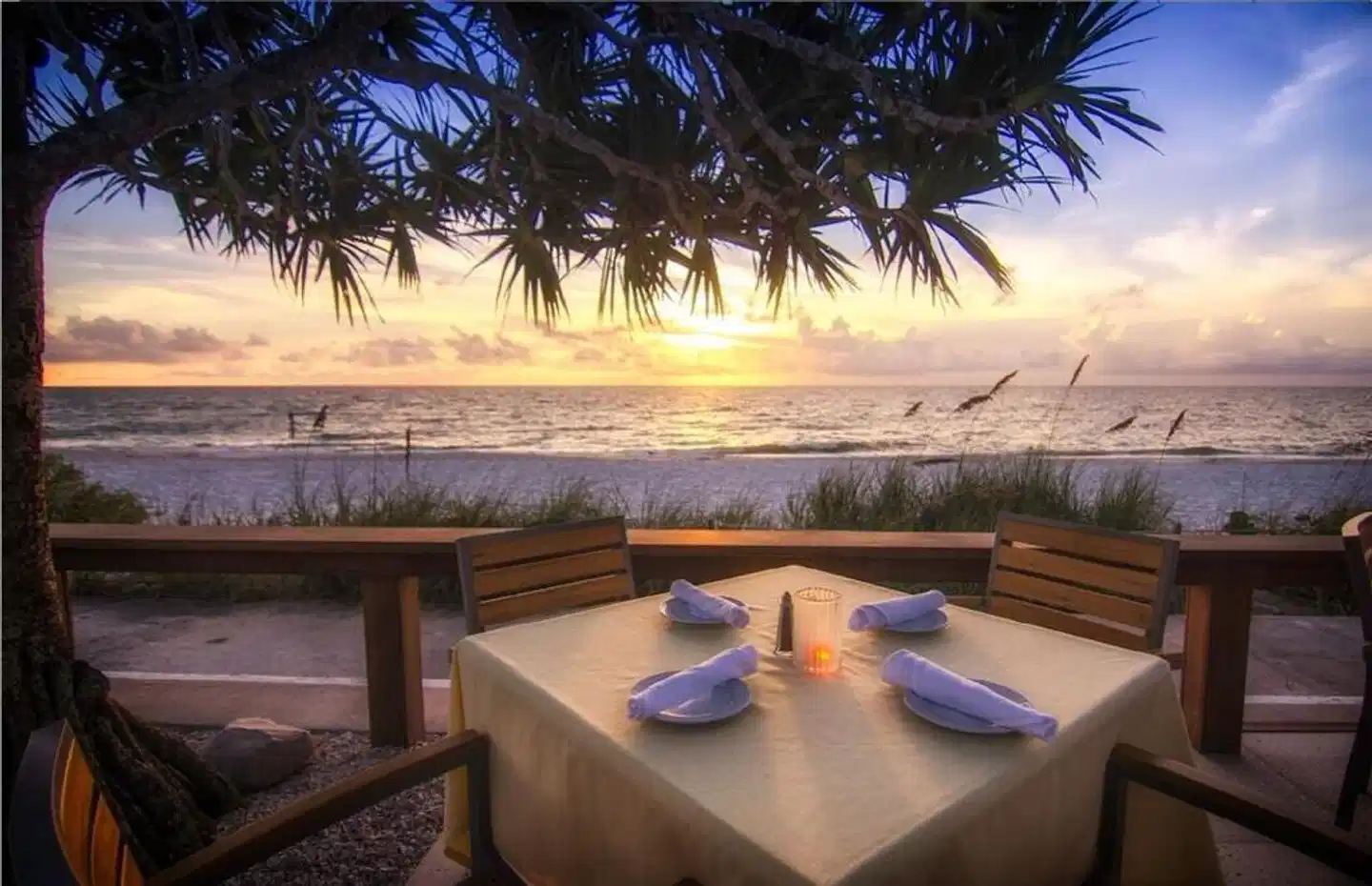 Naples Beach Hotel and Golf Club Terrasse