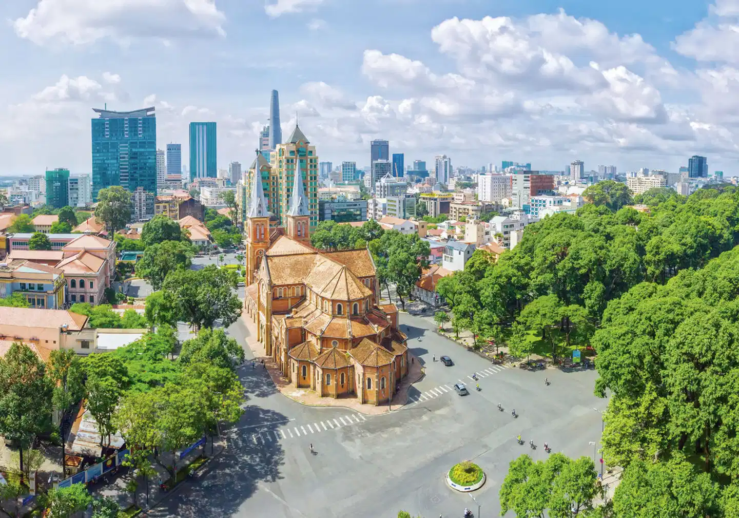 Vietnam Rundreise & Baden Stadtansicht