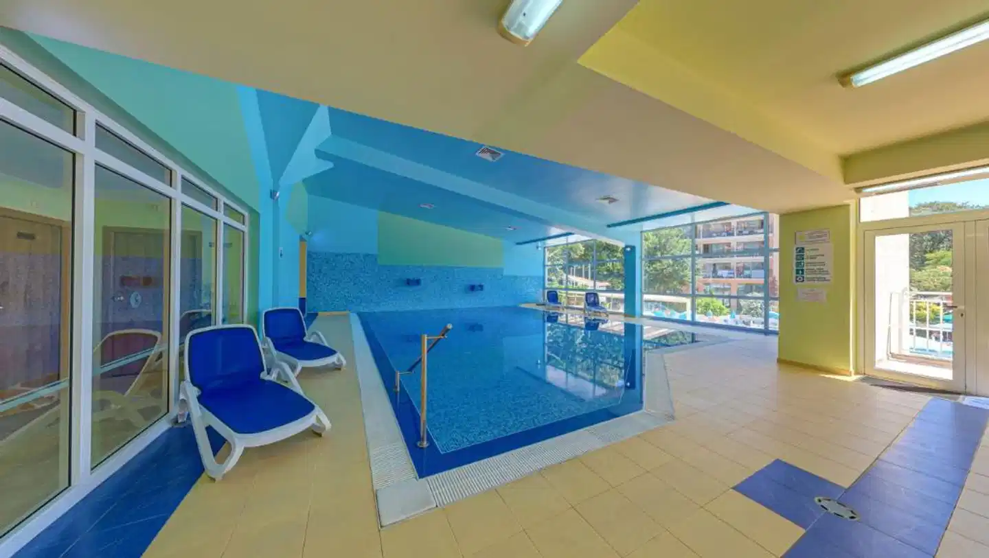 Madara Park Hotel Hallenbad