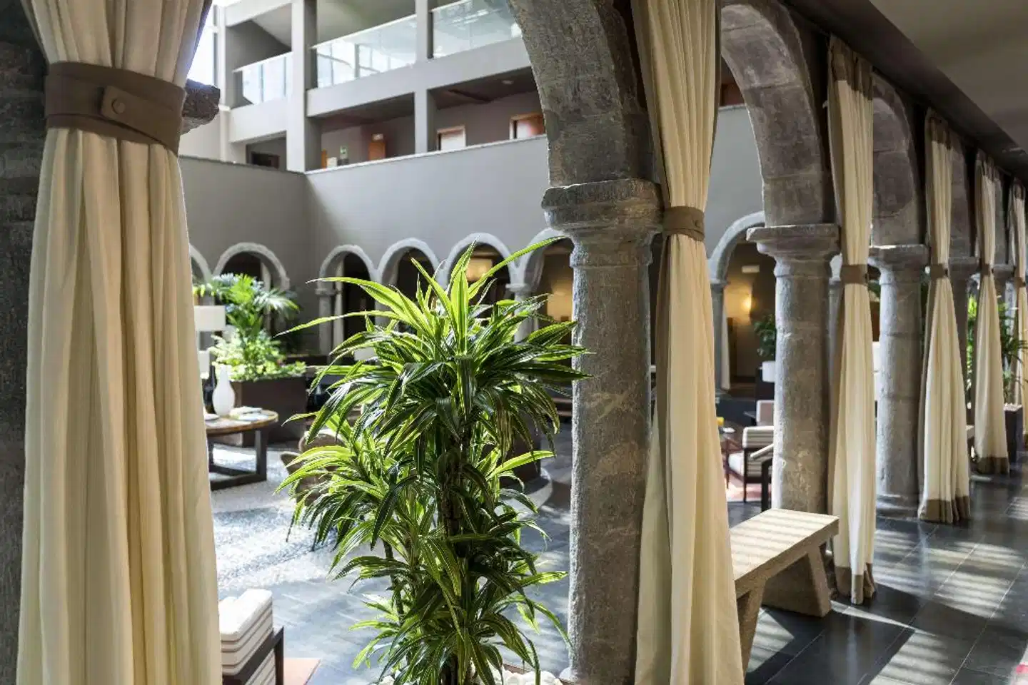 Parador De La Seu D'urgell Aussenansicht