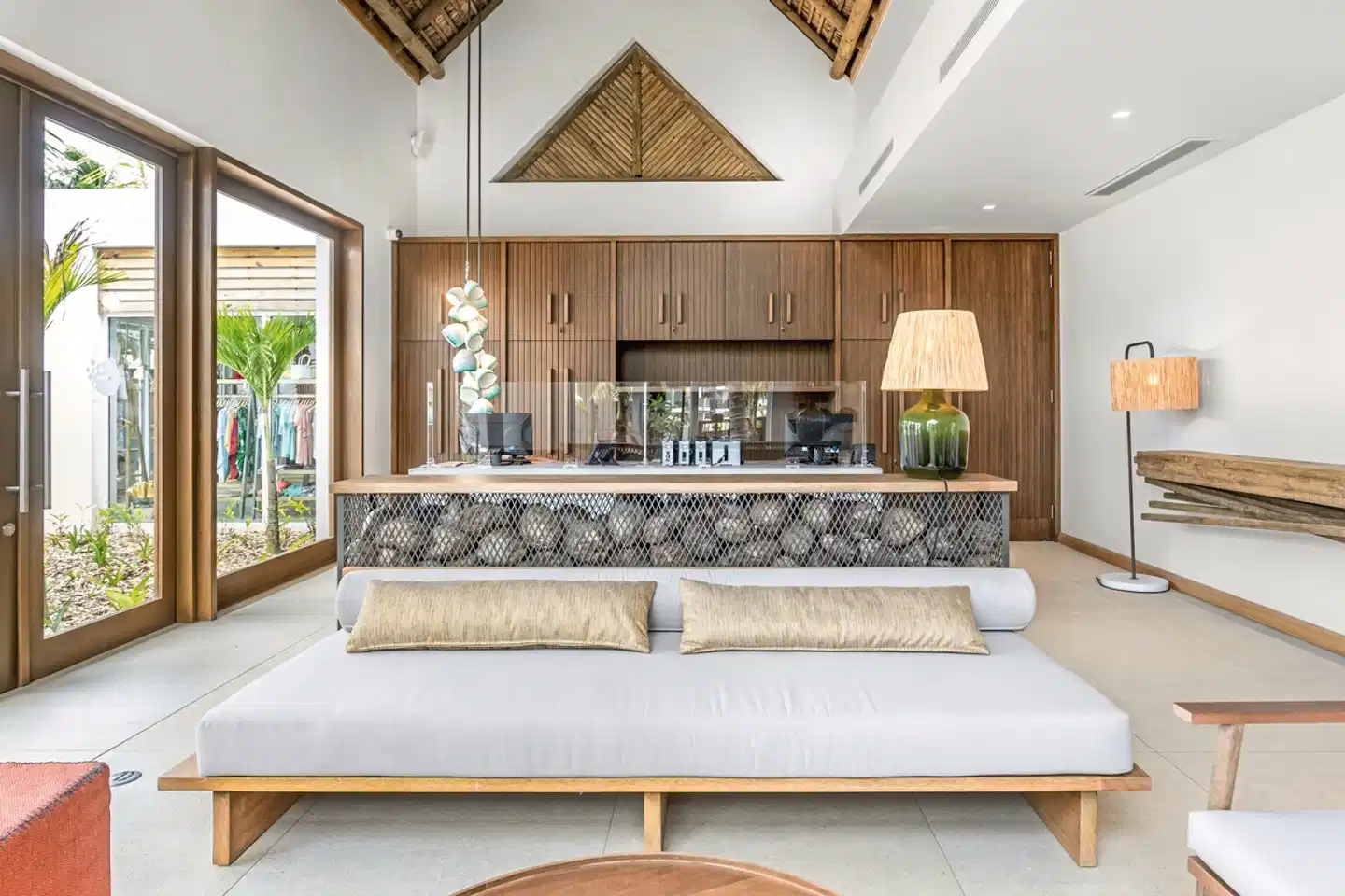 Sunrise Attitude Lobby