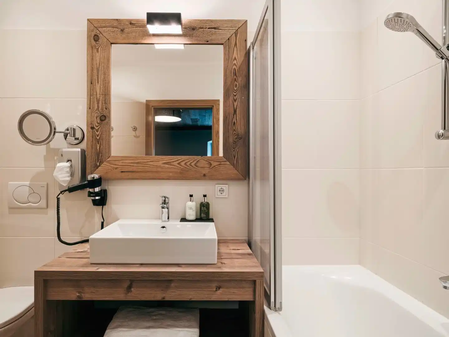 VAYA Post Saalbach Badezimmer