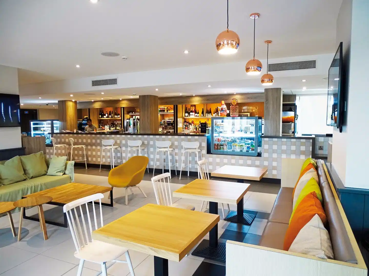 Campanile Val de France Bar